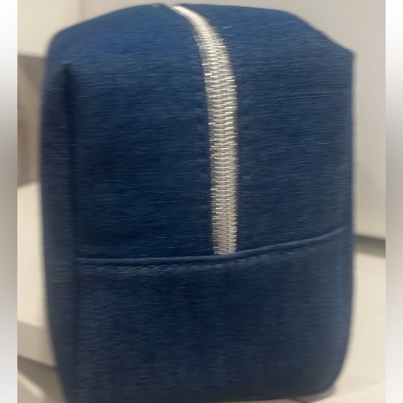 Dior Limited Edition Cosmetics Bag ! - Picture 2 of 6